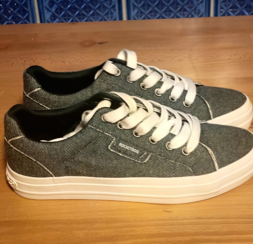 Women's  Rocket Dog canvas forest sneaker new w/out box!